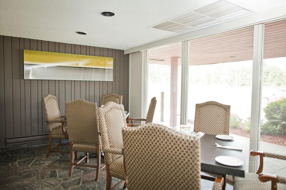 Ramada By Wyndham Pinewood Park Resort North Bay Luaran gambar