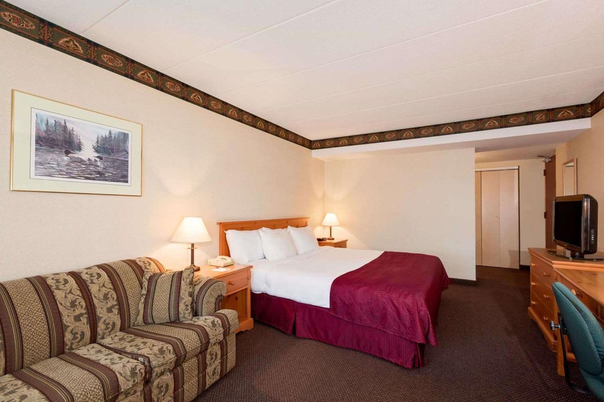 Ramada By Wyndham Pinewood Park Resort North Bay Luaran gambar