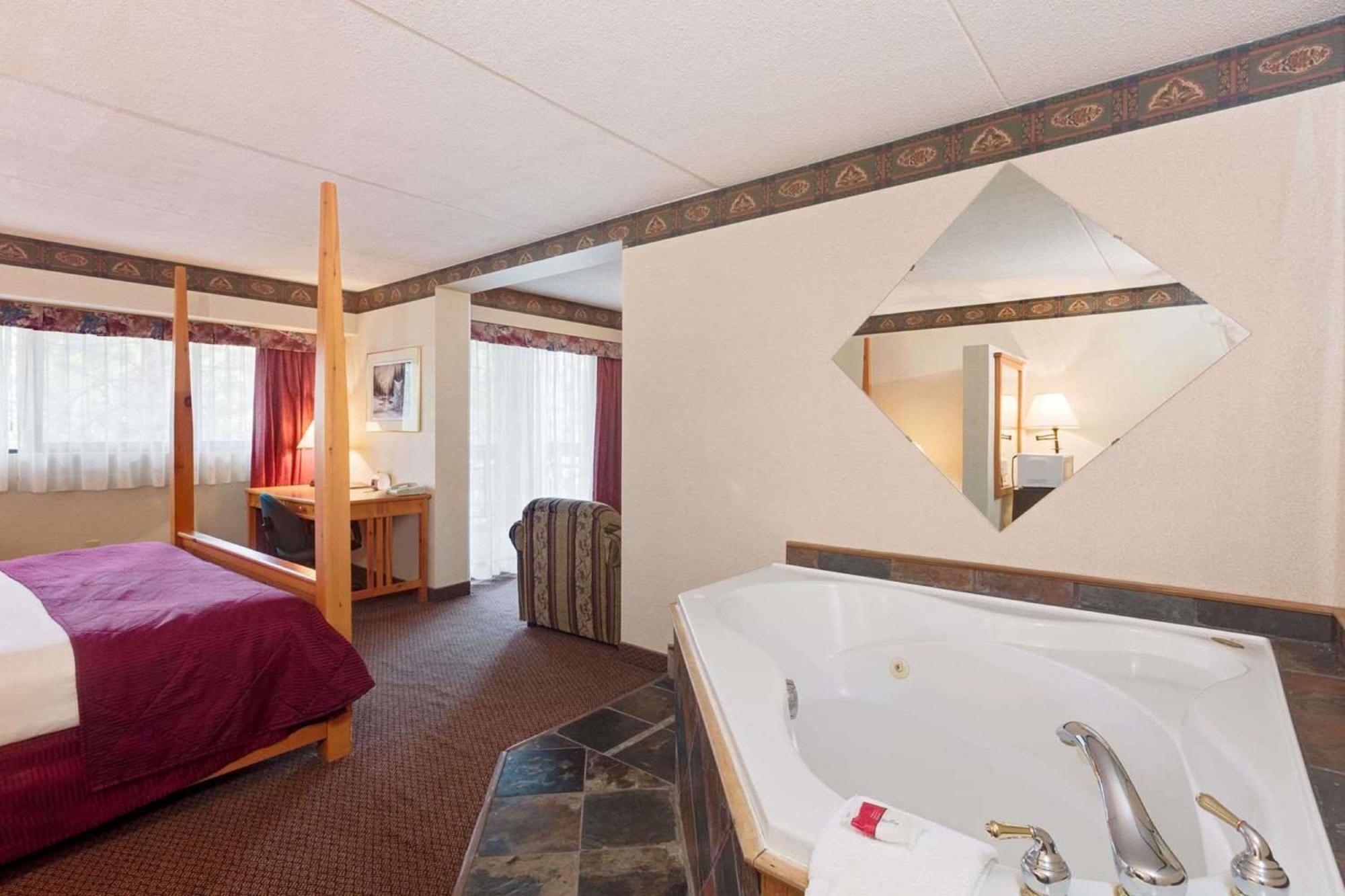 Ramada By Wyndham Pinewood Park Resort North Bay Luaran gambar