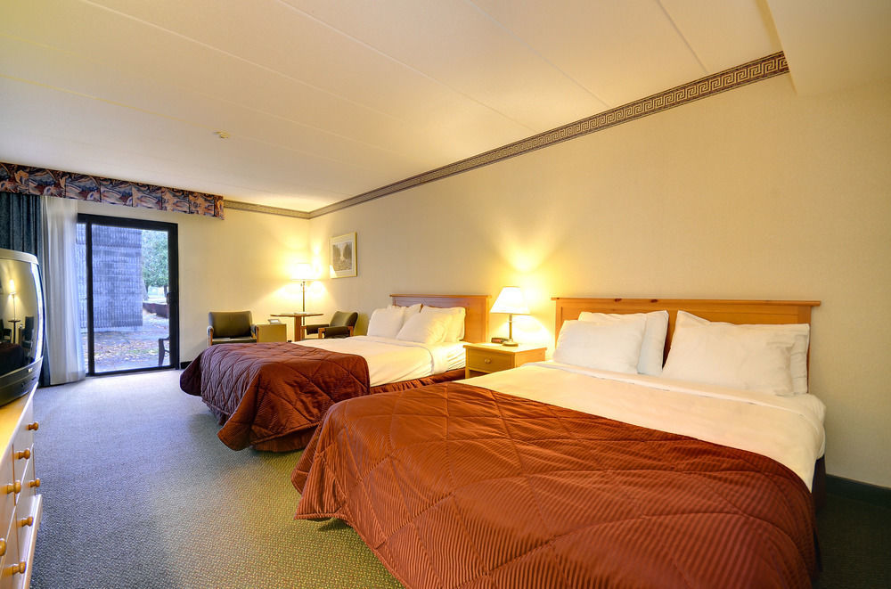 Ramada By Wyndham Pinewood Park Resort North Bay Luaran gambar